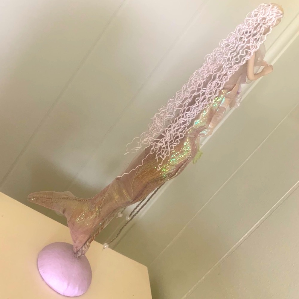 Collectors MERMAID w stand. NEW - Picture 7 of 15